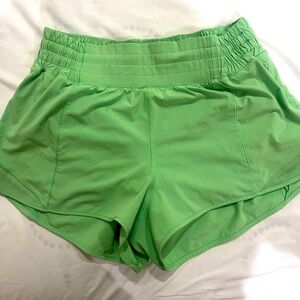 Lululemon high rise hottie hot shorts size 8 2.5”